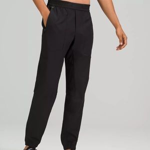 Lululemon Men’s Tapered Joggers Size Large (thicker material)